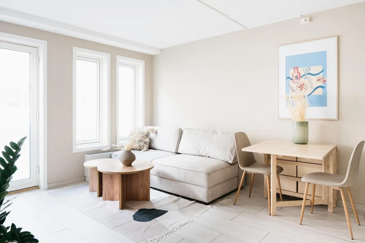 アパート Stay Urban - Scandinavian Comfort With French Balcony ベルゲン